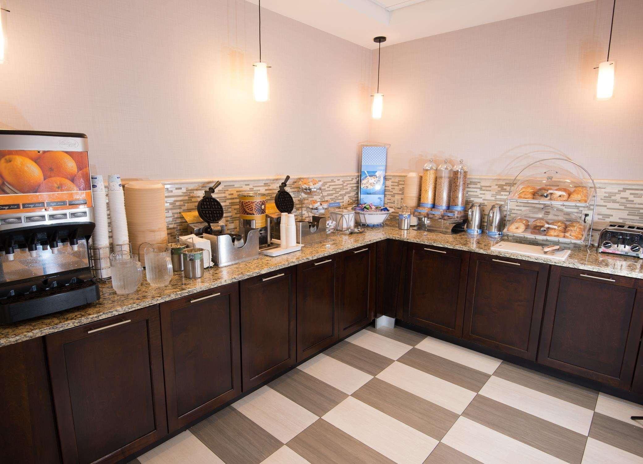Hampton Inn Carlstadt At The Meadowlands Εξωτερικό φωτογραφία