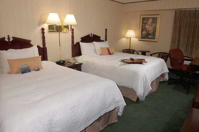 Hampton Inn Carlstadt At The Meadowlands Δωμάτιο φωτογραφία