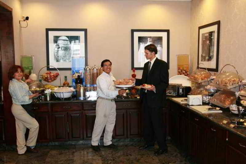 Hampton Inn Carlstadt At The Meadowlands Εστιατόριο φωτογραφία